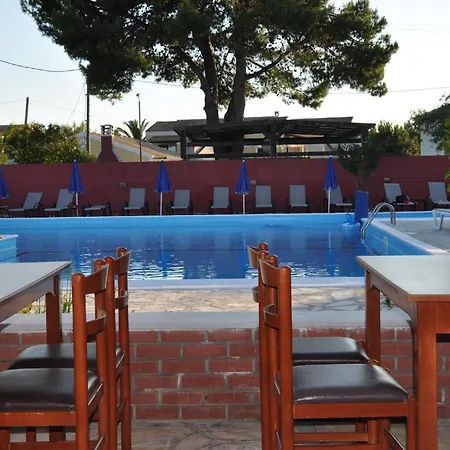 Ξενοδοχείο με διαμερίσματα Tassos 2*